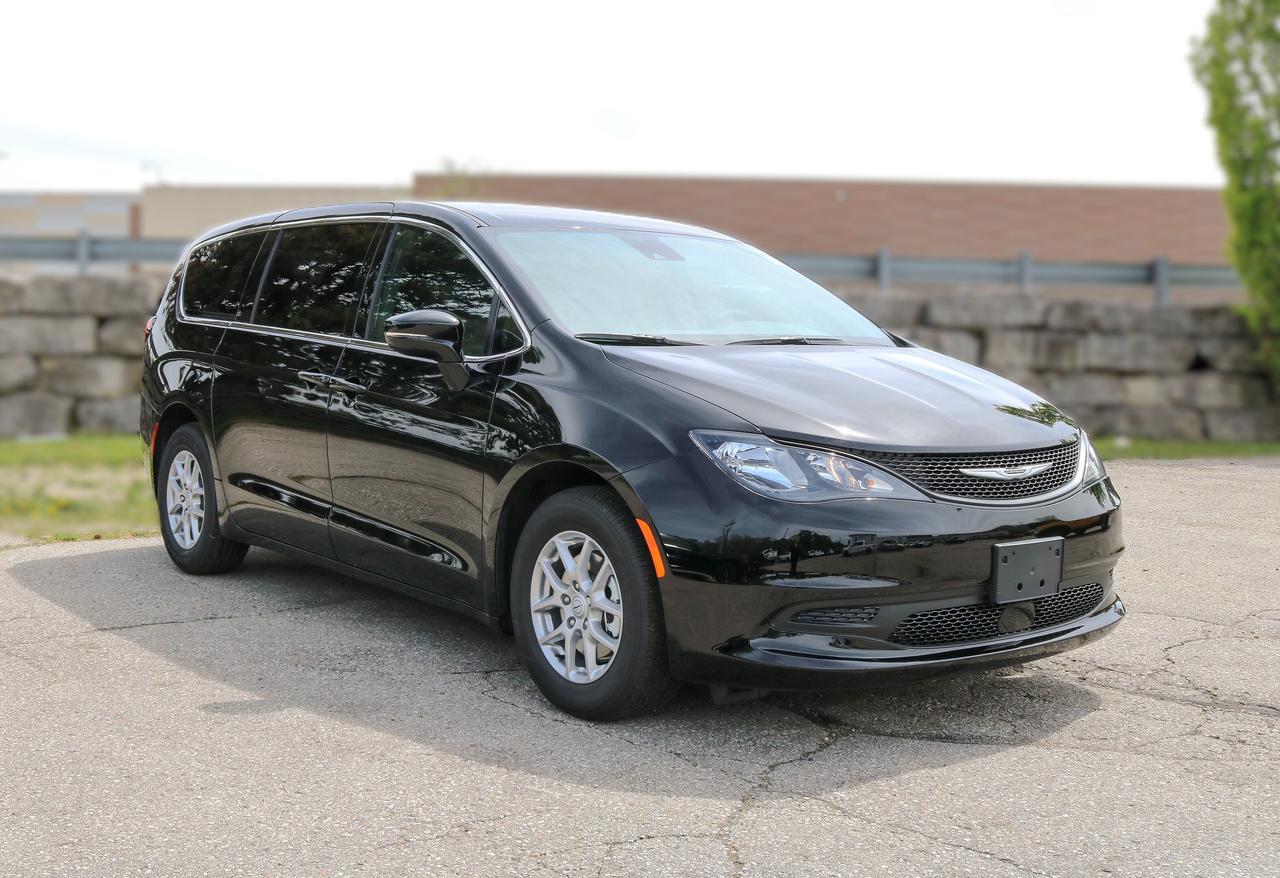 2026 Dodge Grand Caravan SXT 2WD Photo2