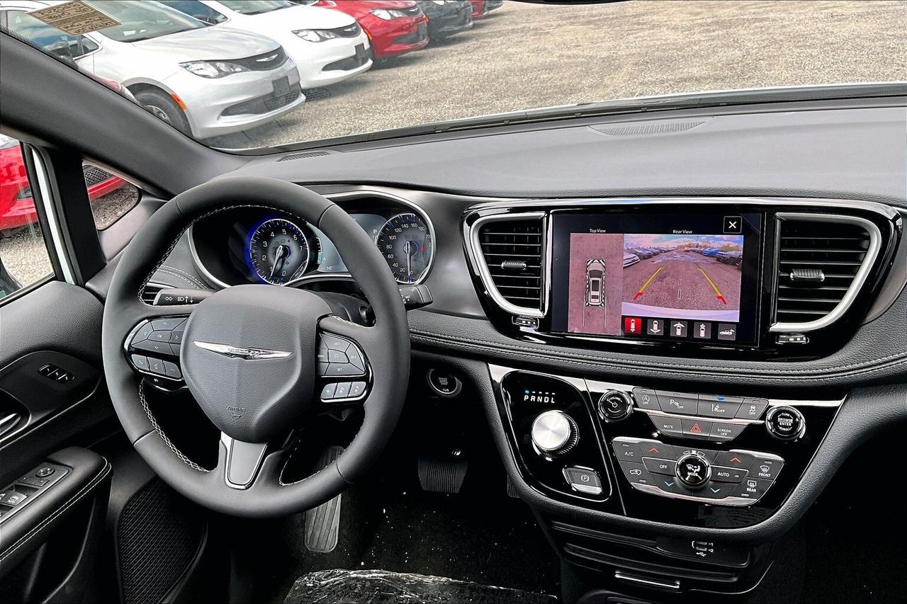 2026 Chrysler Pacifica SELECT AWD | Leather | Sunroof | Safety Sphere Photo