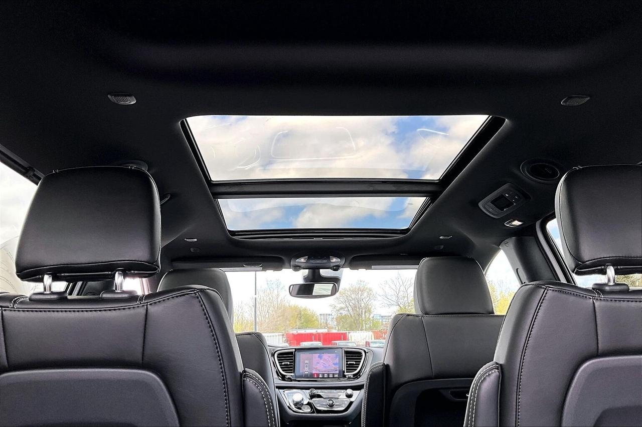 2026 Chrysler Pacifica SELECT AWD | Leather | Sunroof | Safety Sphere Photo