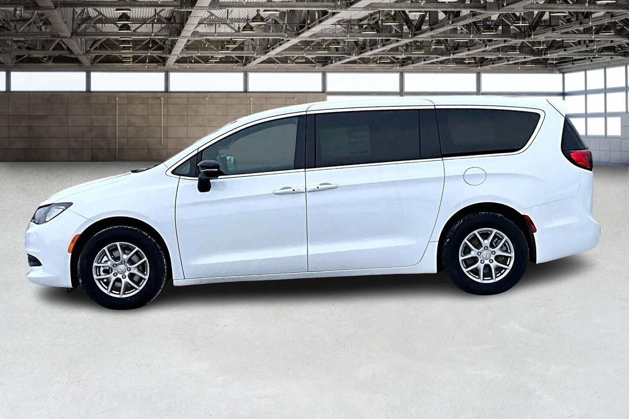 2026 Dodge Grand Caravan SXT | Power Doors & Lifgate | Leather | Stow N Go Photo3