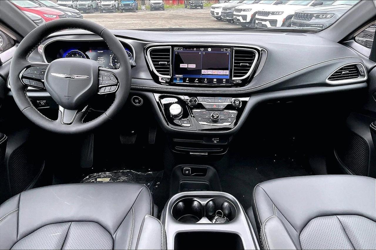 2026 Chrysler Pacifica SELECT | Leather | Sunroof | S App Pkg | Safety Photo4