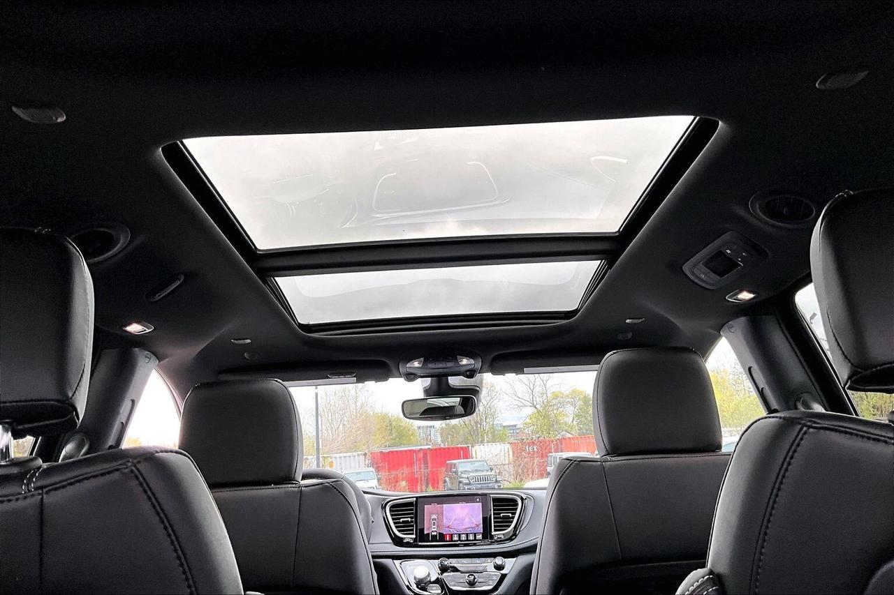 2026 Chrysler Pacifica SELECT | Leather | Sunroof | S App Pkg | Safety Photo