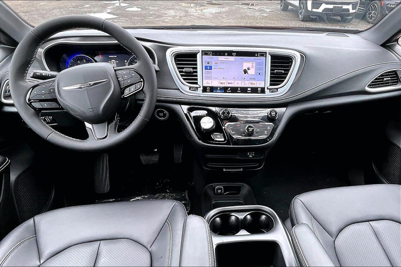 2026 Chrysler Pacifica SELECT FWD | Leather | S App Pkg | Safety Sphere Photo