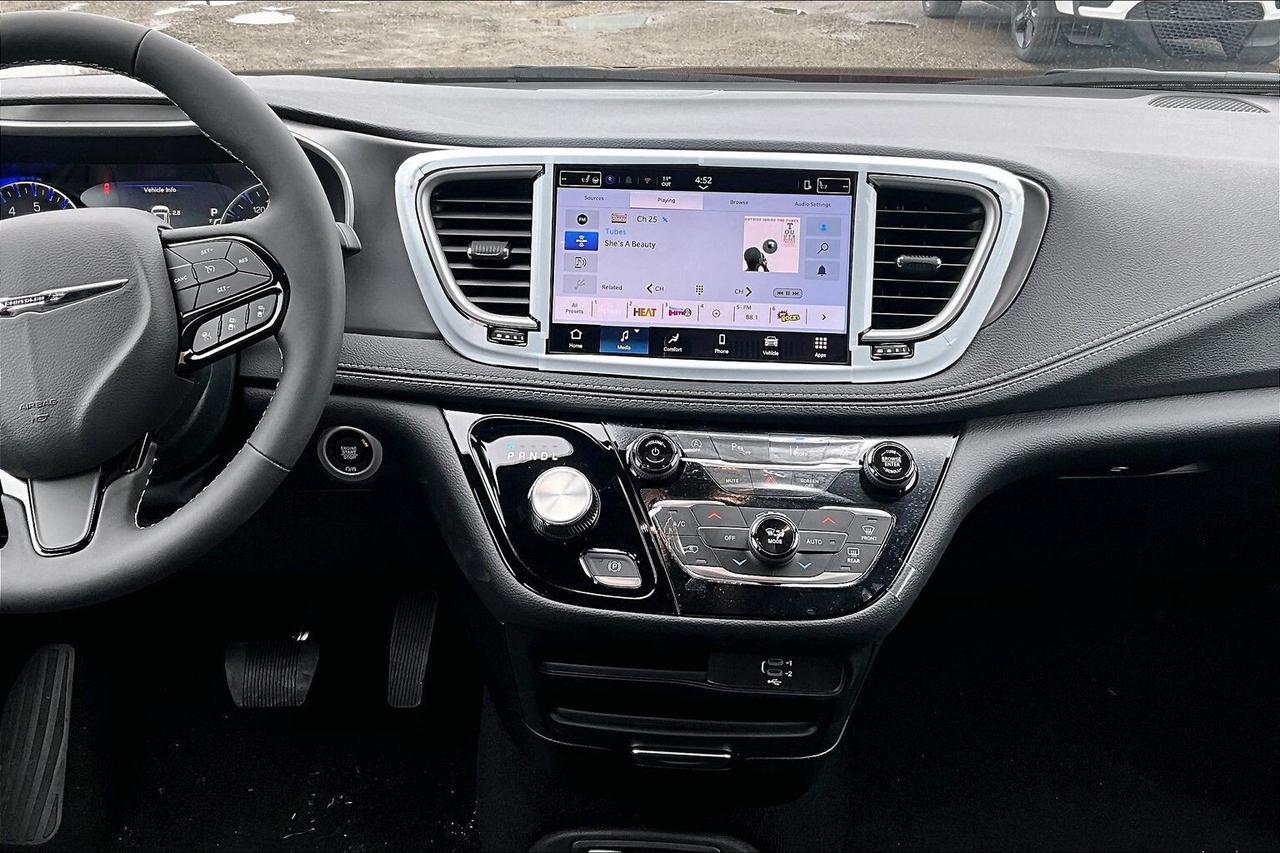 2026 Chrysler Pacifica SELECT FWD | Leather | S App Pkg | Safety Sphere Photo