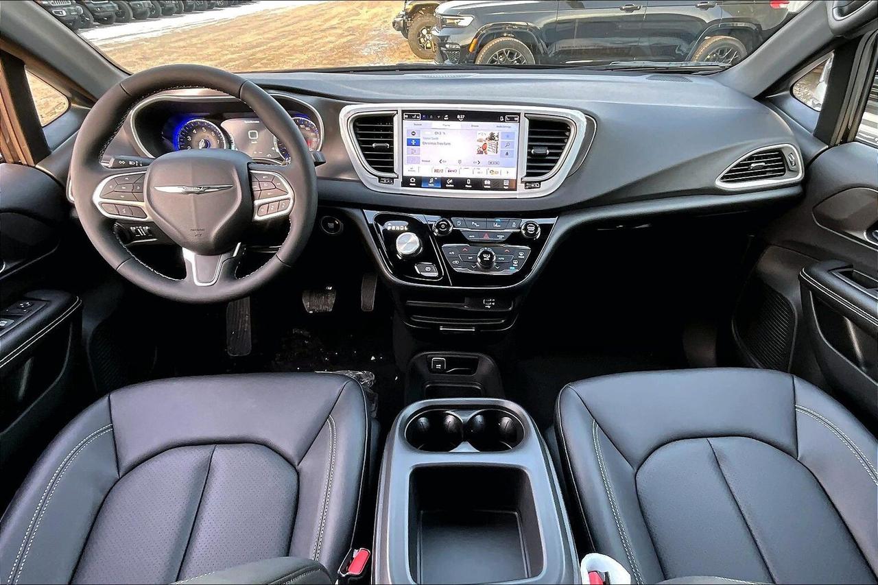 2026 Dodge Grand Caravan SXT | 10.1" Touch Screen | Leather | Stow N Go Photo4