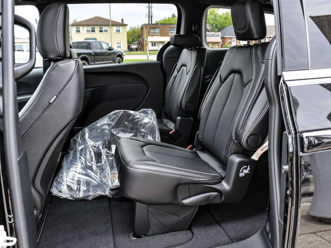 2026 Dodge Grand Caravan SXT Photo