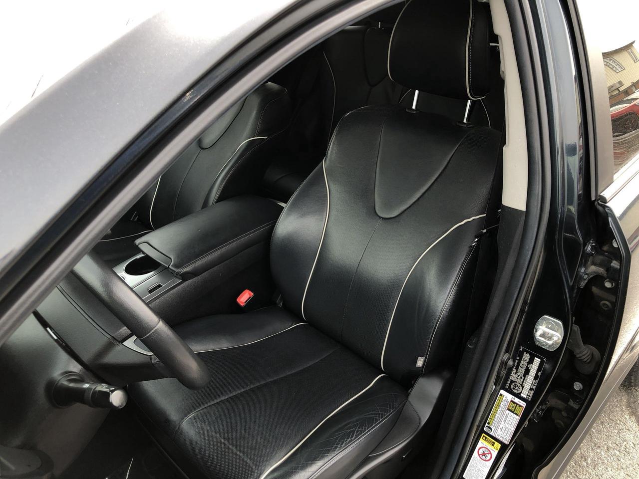 2014 Toyota Venza V6 LIMITED AWD, LEATHER, DUAL ROOF, HTD. SEATS, JB Photo