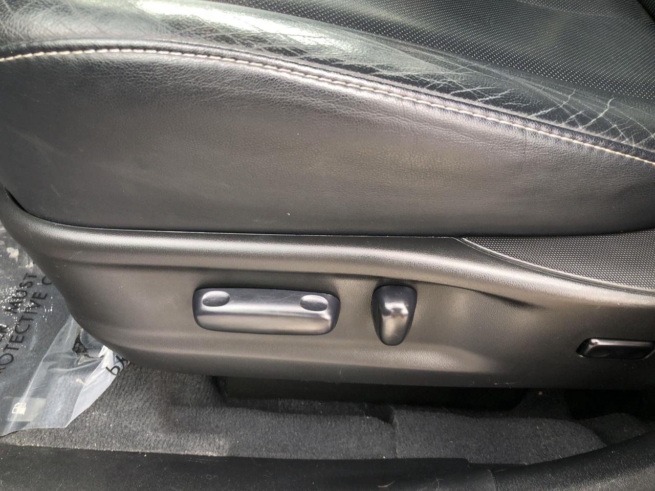 2014 Toyota Venza V6 LIMITED AWD, LEATHER, DUAL ROOF, HTD. SEATS, JB Photo