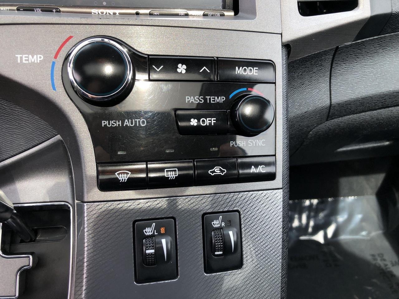 2014 Toyota Venza V6 LIMITED AWD, LEATHER, DUAL ROOF, HTD. SEATS, JB Photo