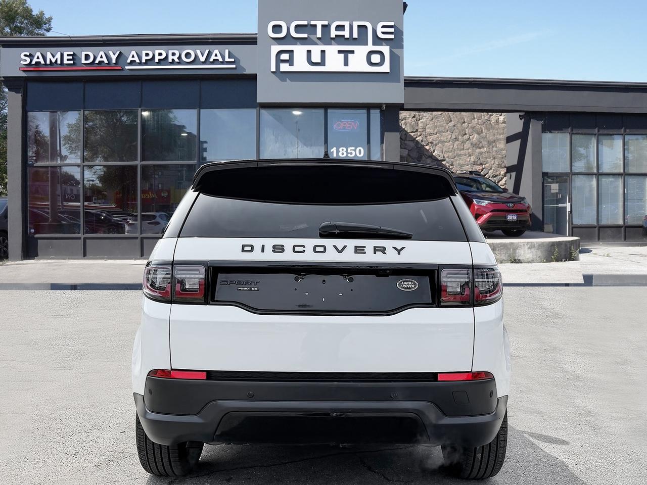 2020 Land Rover Discovery Sport SE AWD Photo4
