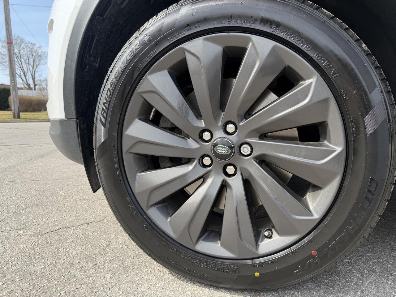 2020 Land Rover Discovery Sport SE AWD Photo