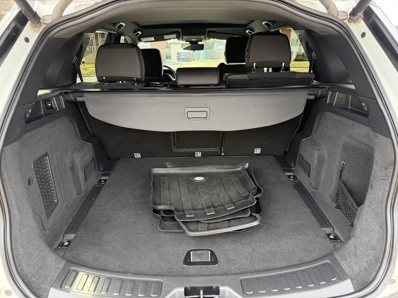 2020 Land Rover Discovery Sport SE AWD Photo