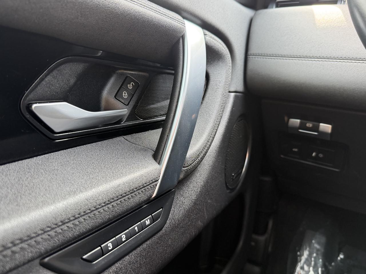 2020 Land Rover Discovery Sport SE AWD Photo