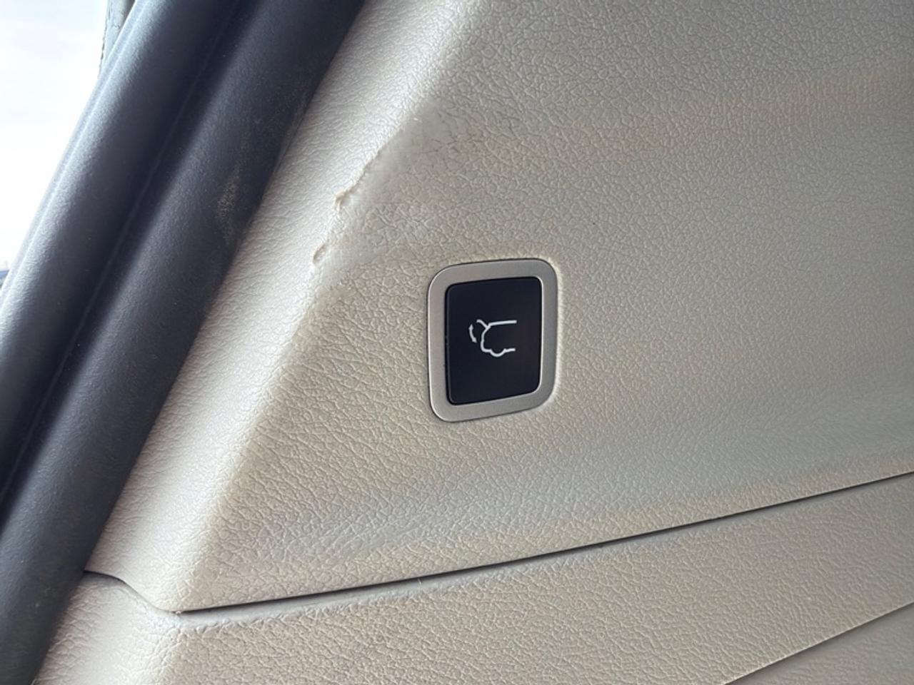 2023 Chrysler Pacifica Touring L  - Apple CarPlay Photo