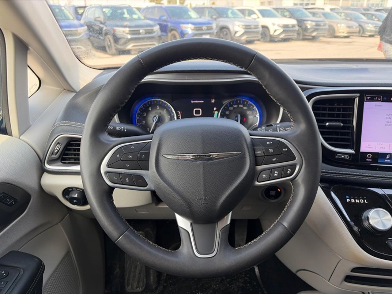 2023 Chrysler Pacifica Touring L  - Apple CarPlay Photo