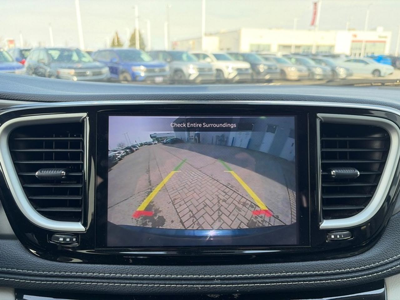 2023 Chrysler Pacifica Touring L  - Apple CarPlay Photo
