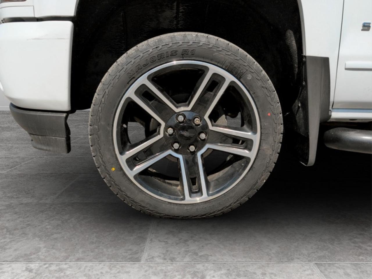 2018 Chevrolet Silverado 1500 2LT  *Z71 PKG - CLEAN CF* Photo