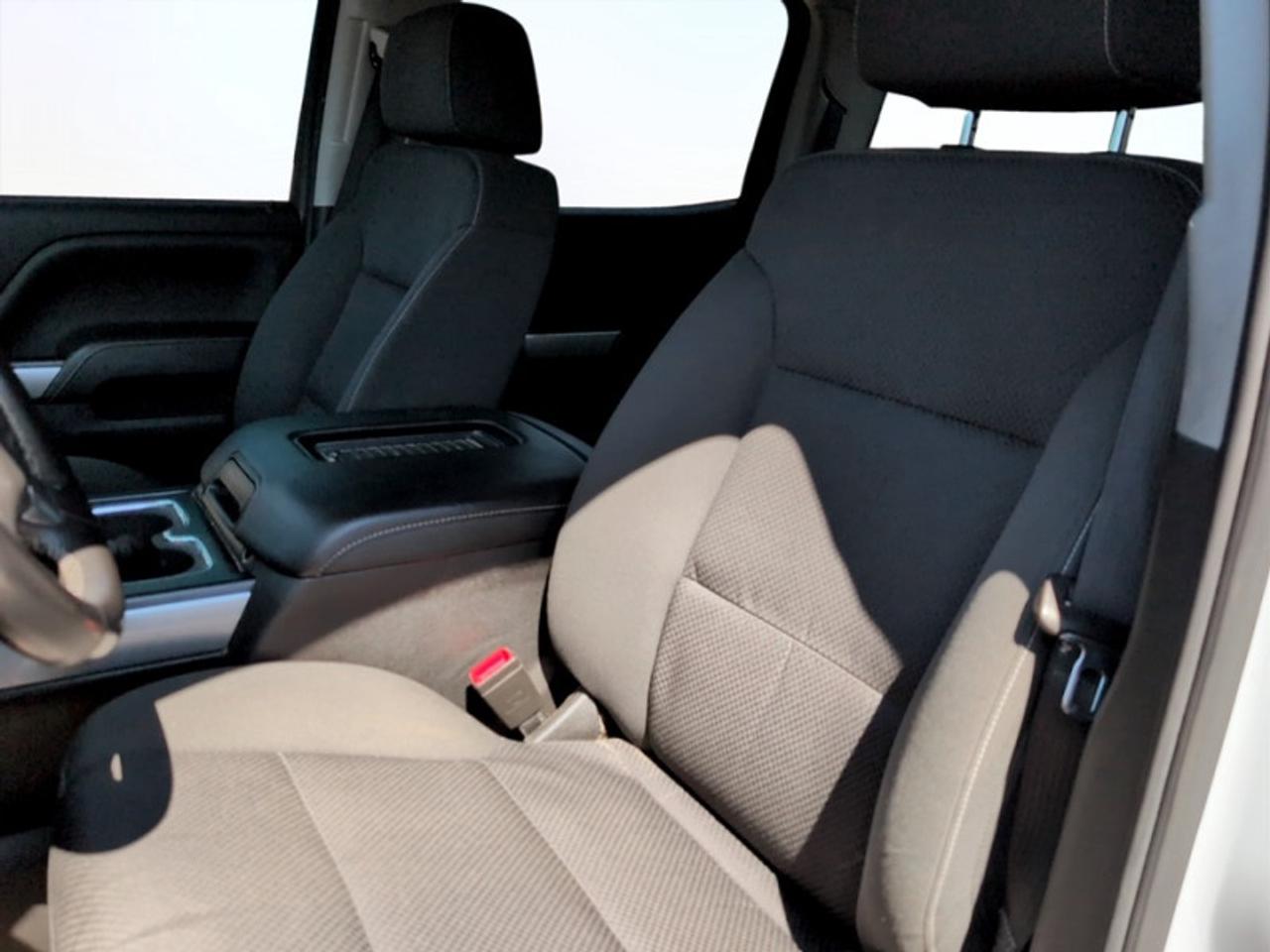 2018 Chevrolet Silverado 1500 2LT  *Z71 PKG - CLEAN CF* Photo