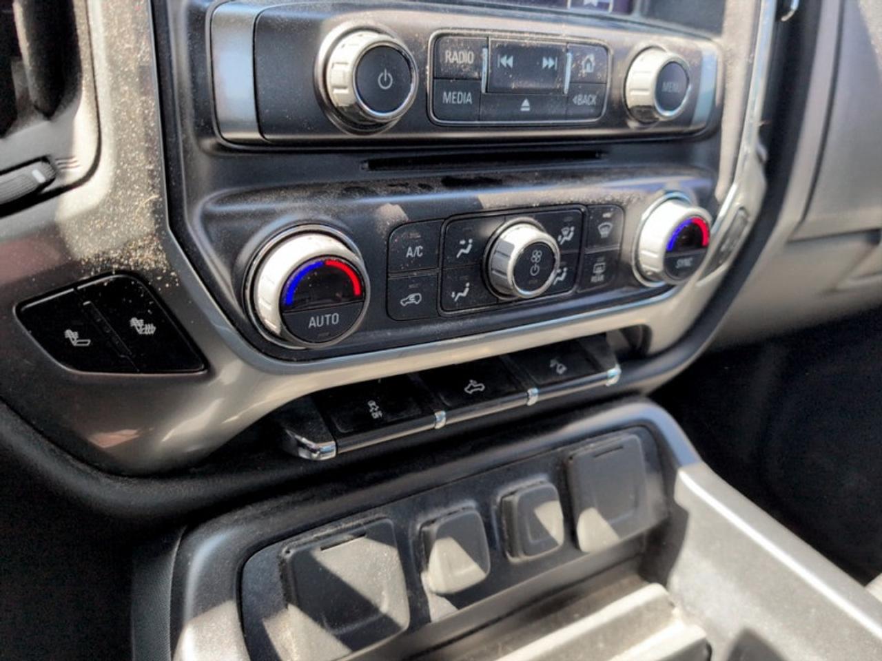 2018 Chevrolet Silverado 1500 2LT  *Z71 PKG - CLEAN CF* Photo