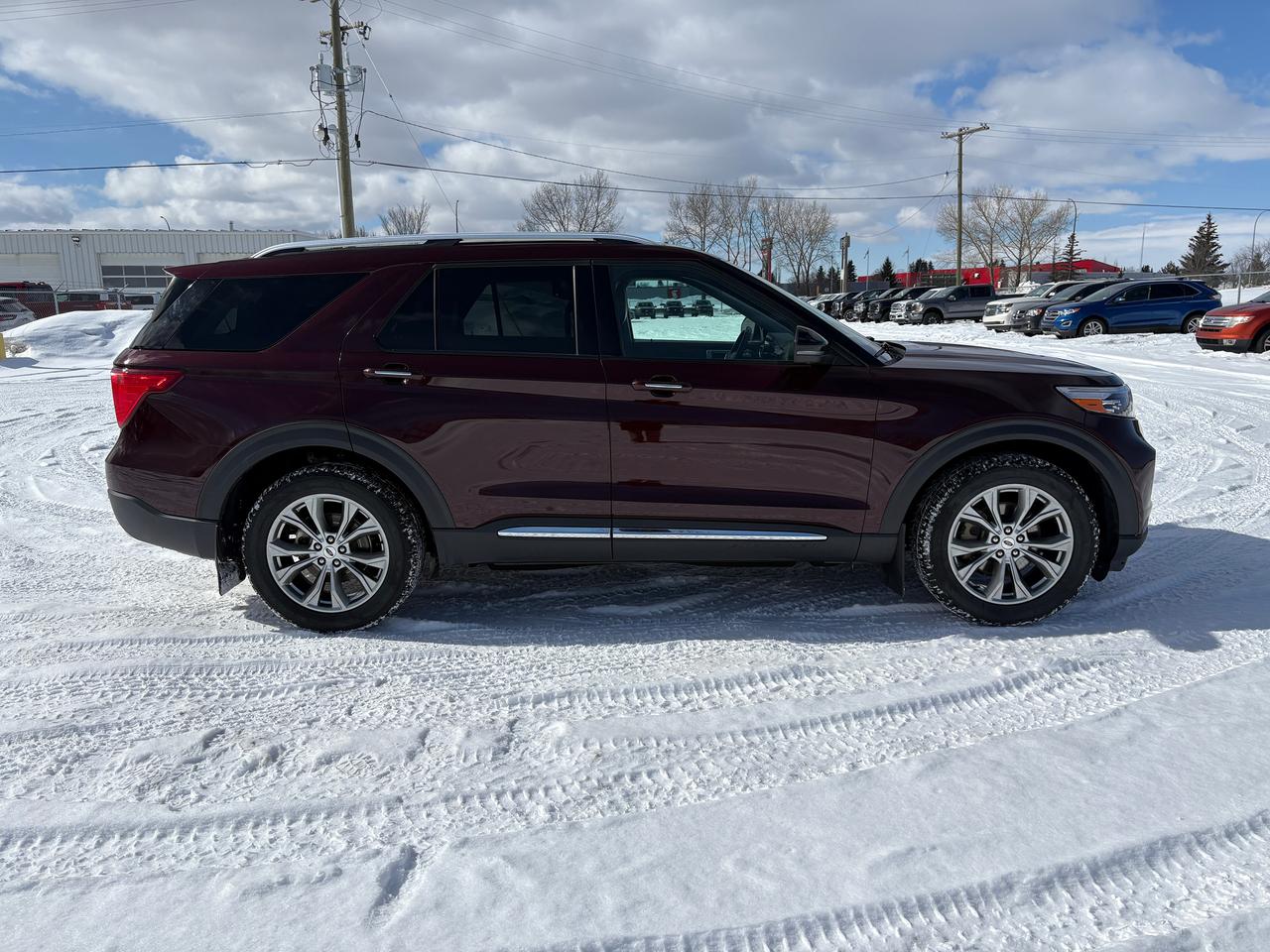 2022 Ford Explorer LIMITED Photo2