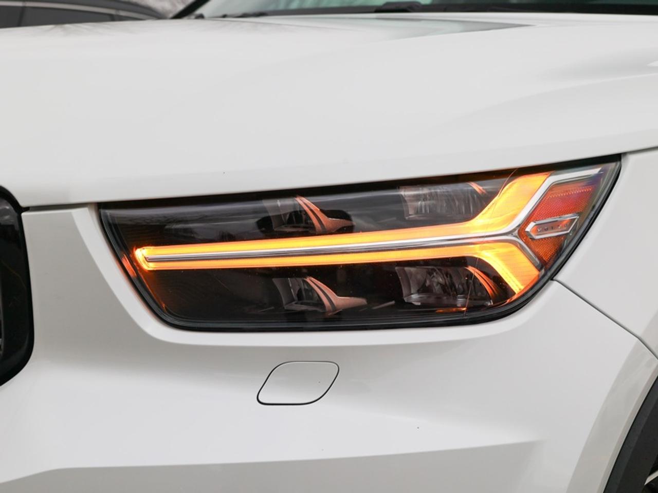 2020 Volvo XC40 T5 AWD R-Design  - Sport Package - $76.19 /Wk Photo