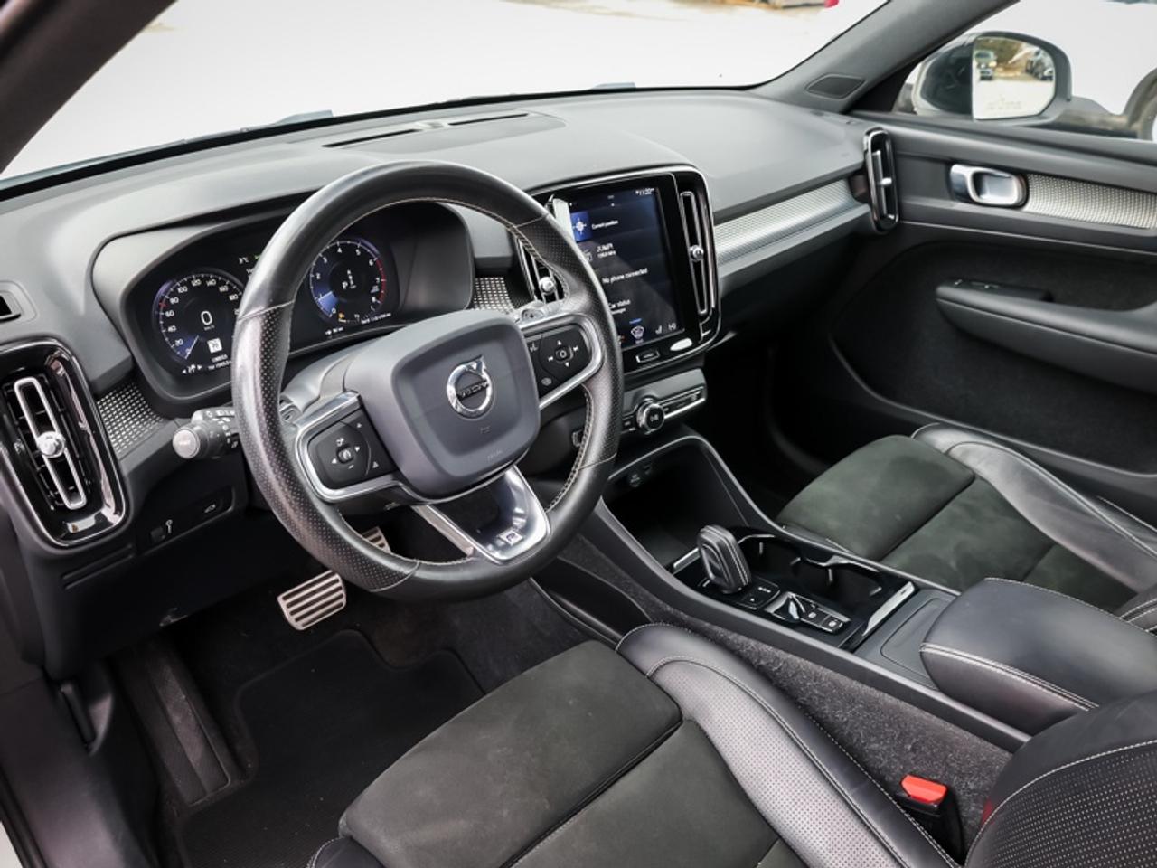 2020 Volvo XC40 T5 AWD R-Design  - Sport Package - $76.19 /Wk Photo