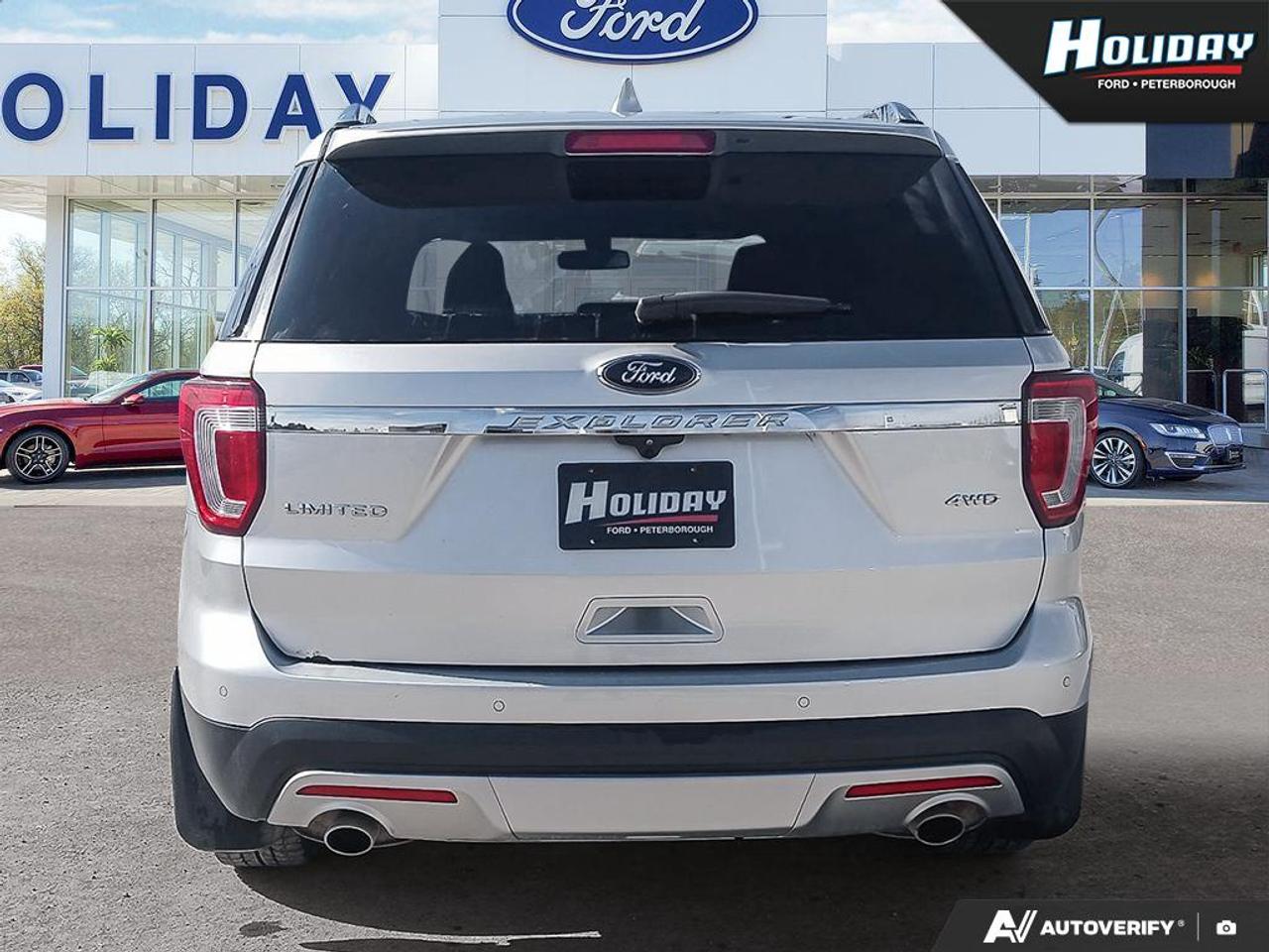 2017 Ford Explorer LIMITED Photo4