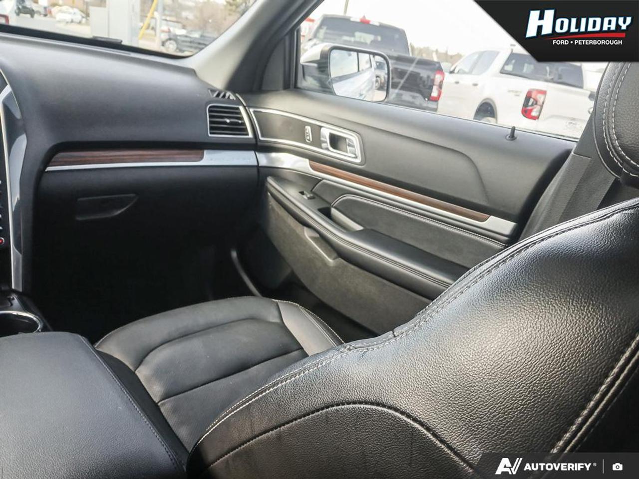2017 Ford Explorer LIMITED Photo