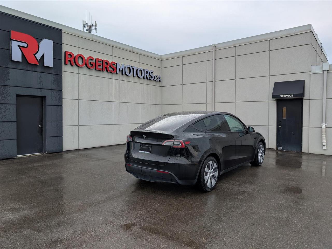 2023 Tesla Model Y STANDARD Photo