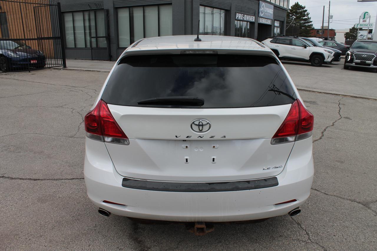 2016 Toyota Venza LE V6 AWD Photo3