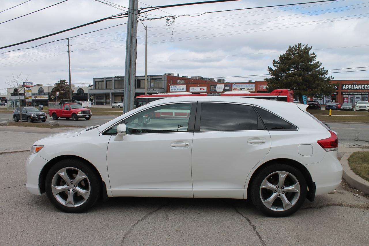 2016 Toyota Venza LE V6 AWD Photo