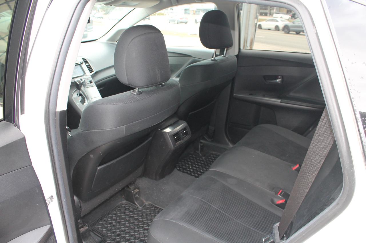 2016 Toyota Venza LE V6 AWD Photo