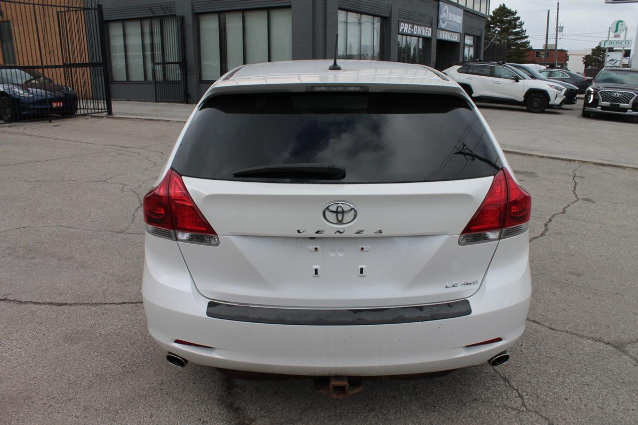2016 Toyota Venza LE V6 AWD Photo