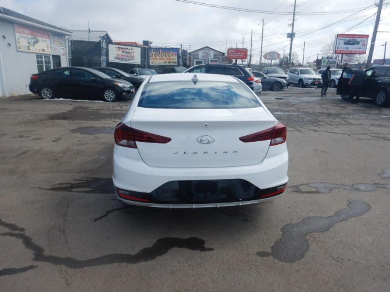 2019 Hyundai Elantra Preferred Photo