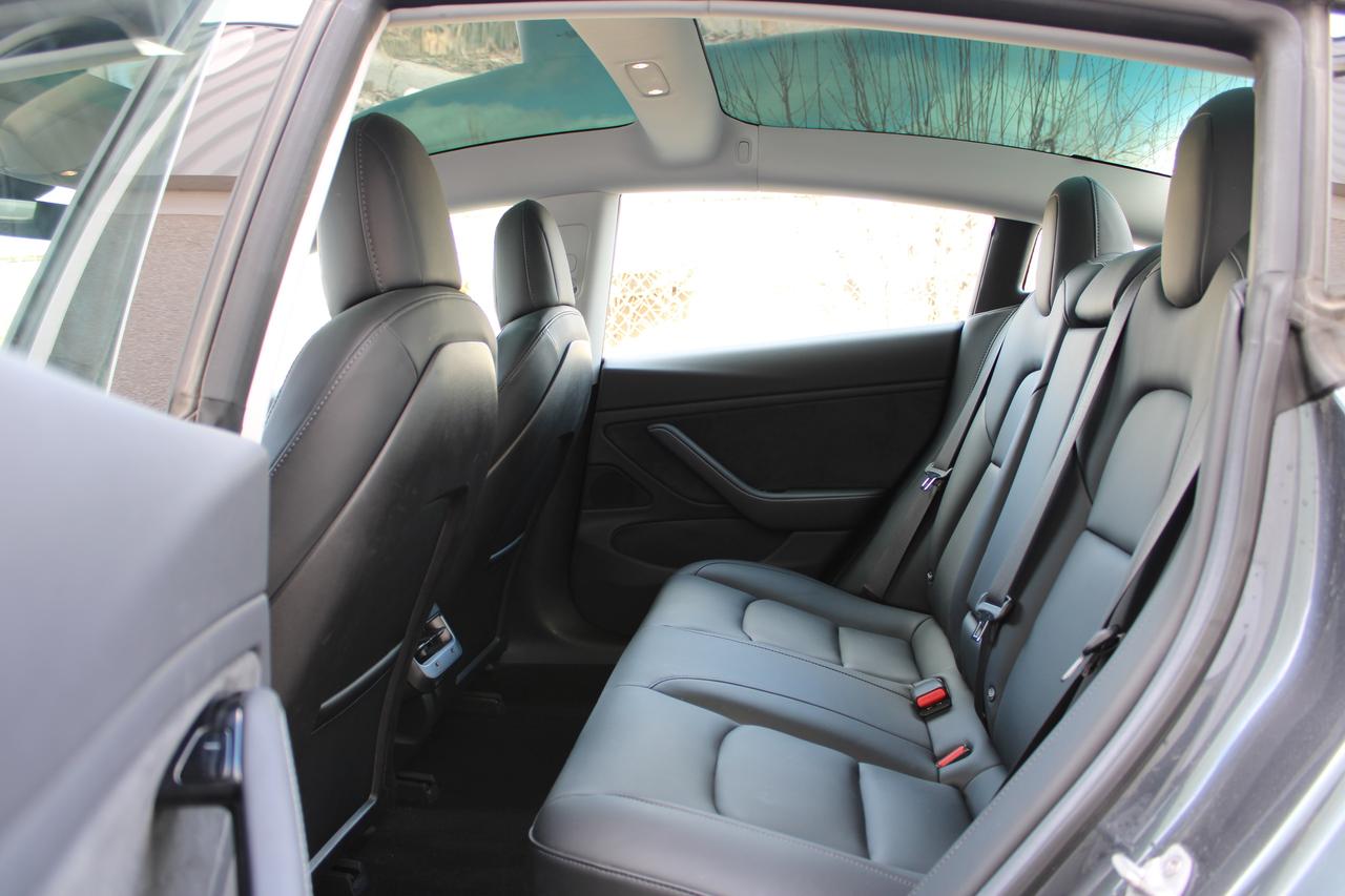 2018 Tesla Model 3 LONG RANGE Photo