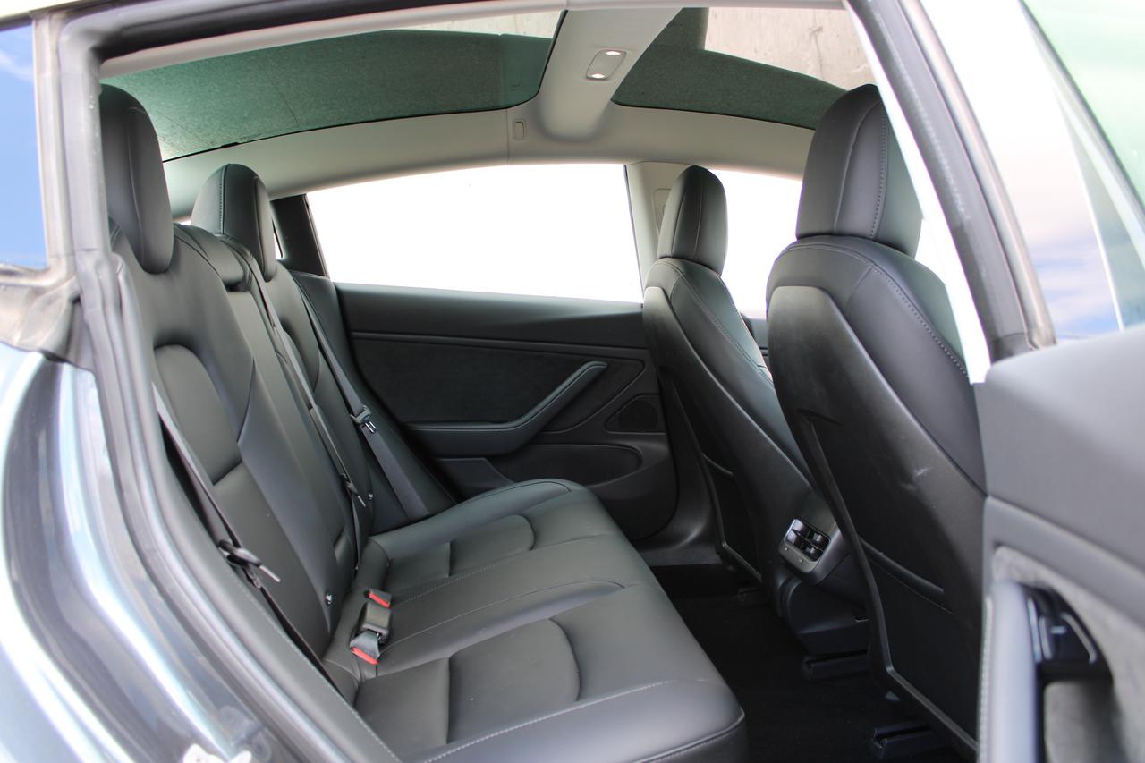 2018 Tesla Model 3 LONG RANGE Photo