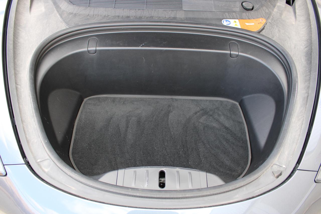 2018 Tesla Model 3 LONG RANGE Photo