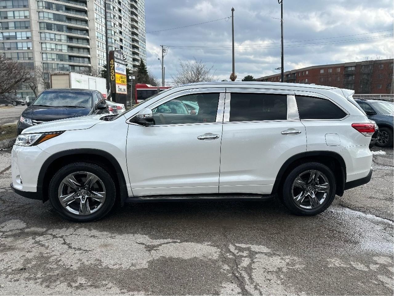 2019 Toyota Highlander LIMITED  Photo