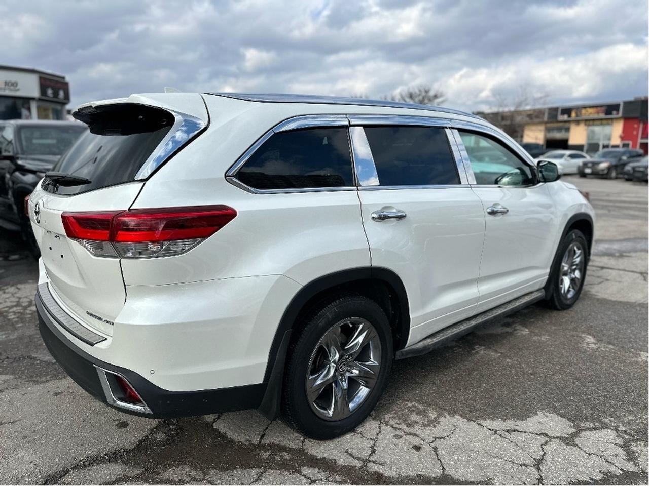 2019 Toyota Highlander LIMITED  Photo