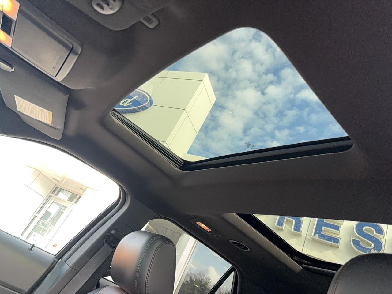 2014 Ford Explorer LIMITED, LEATHER, ROOF, NAVIGATION, AS TRADED! Photo