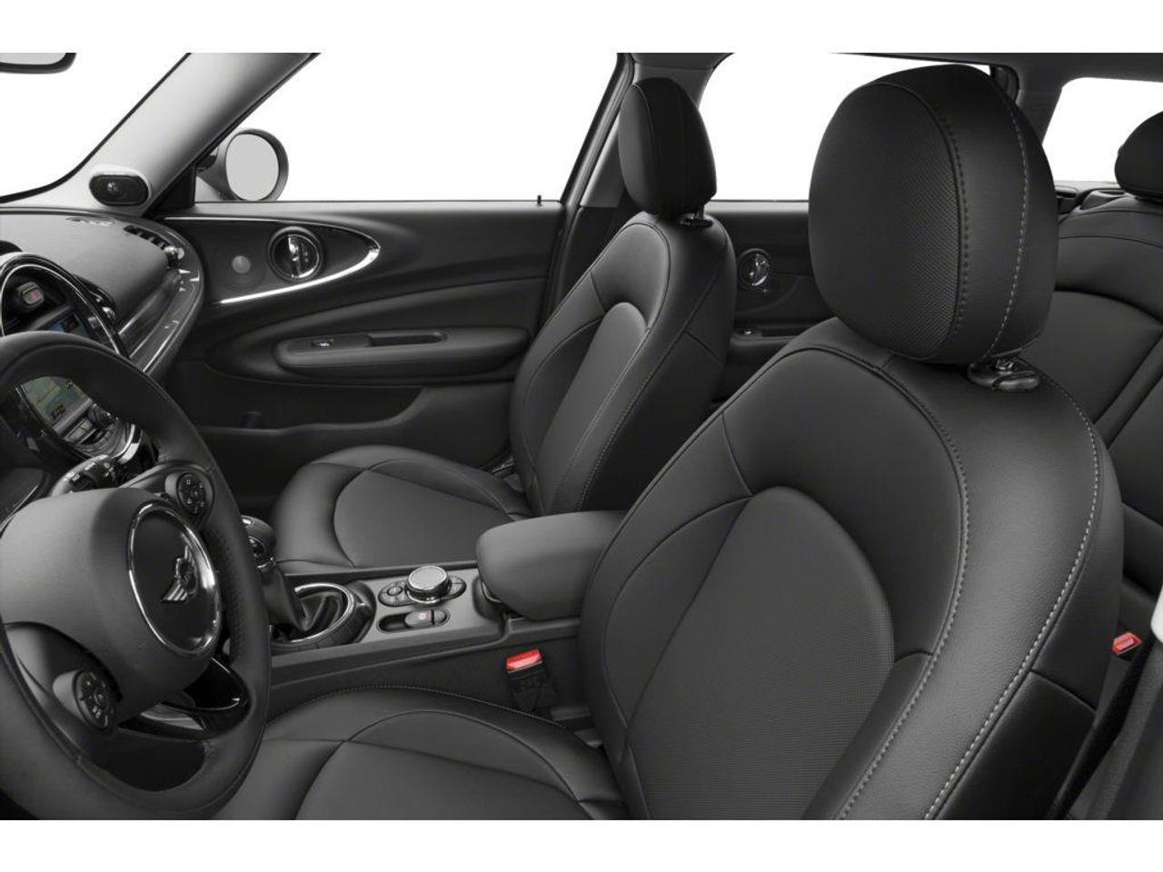 2018 MINI Cooper Clubman Cooper MIDNIGHT BLACK METALLIC|CARBON BLACK LEATHERETTE| 8-SPEED A/T|SIGNATURE PKG F54 Photo