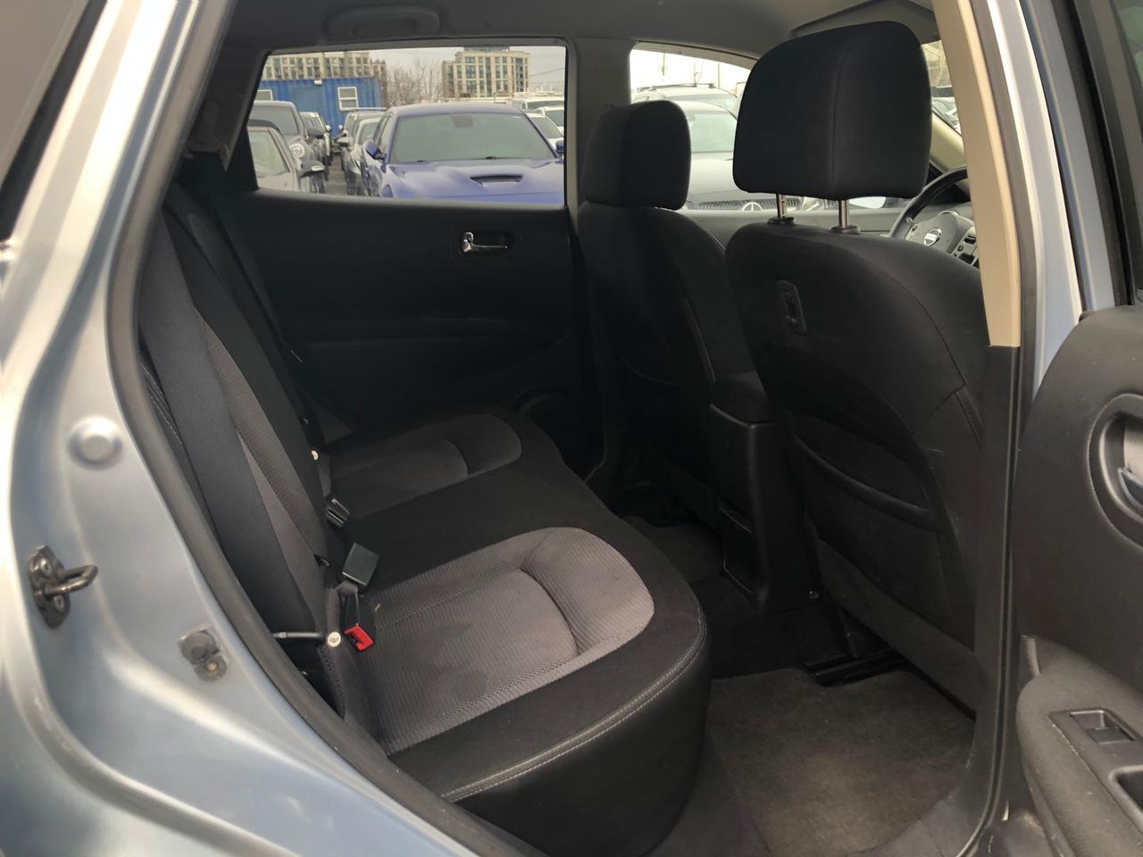 2012 Nissan Rogue SV Photo