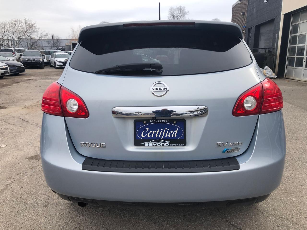 2012 Nissan Rogue SV Photo