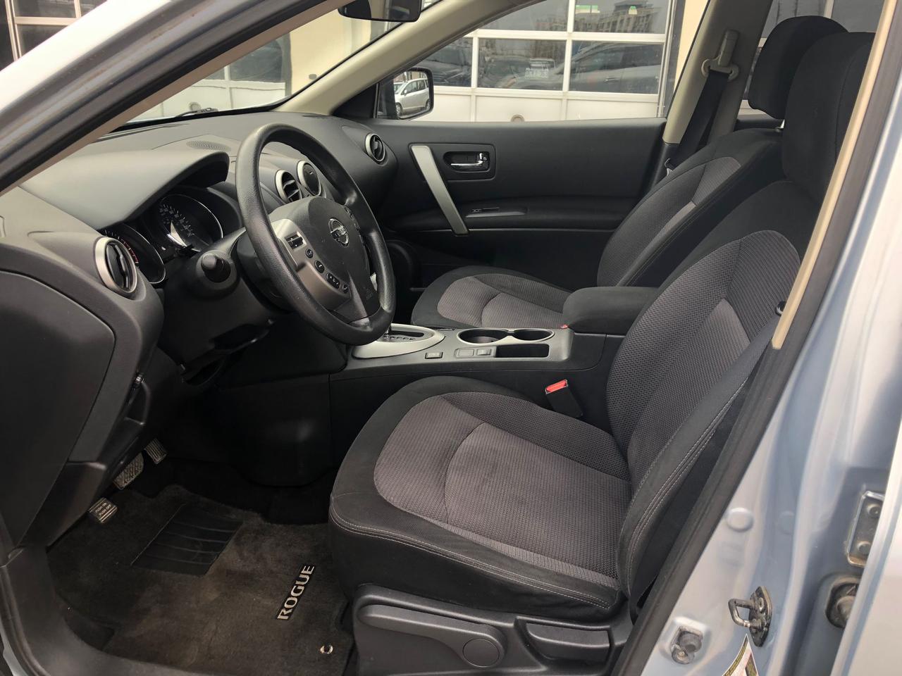 2012 Nissan Rogue SV Photo