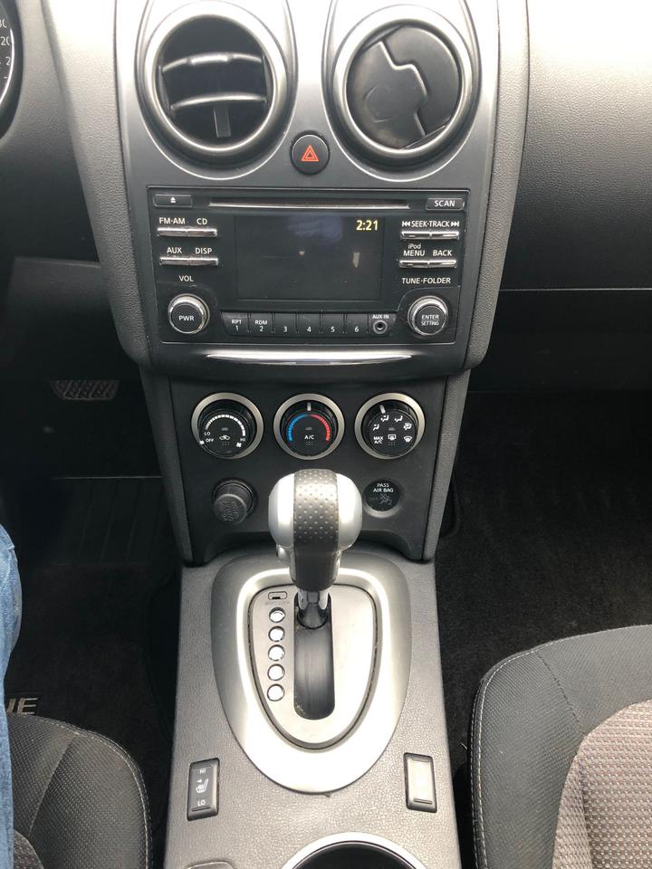 2012 Nissan Rogue SV Photo