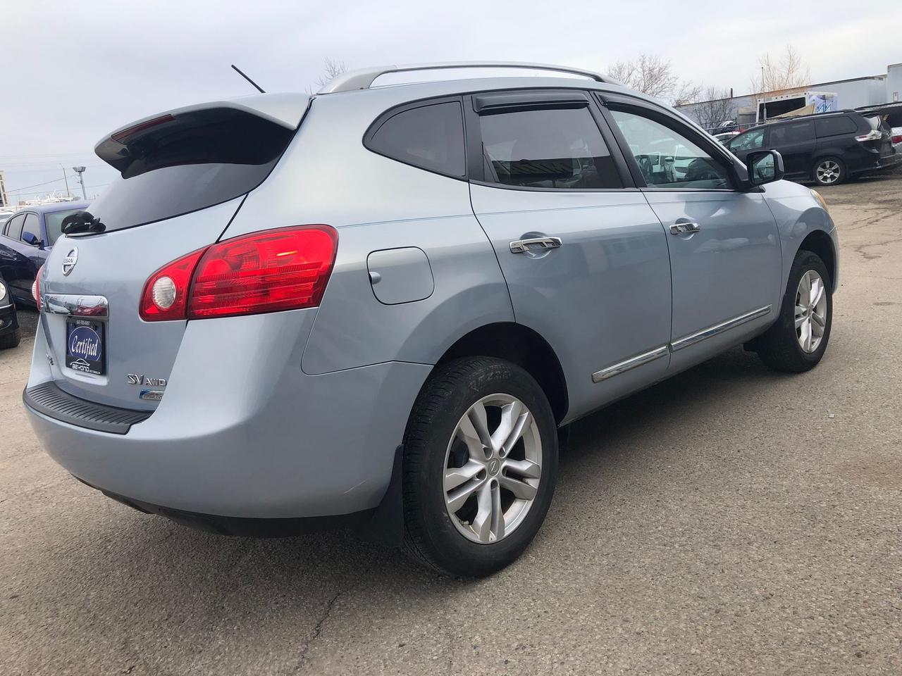2012 Nissan Rogue SV Photo