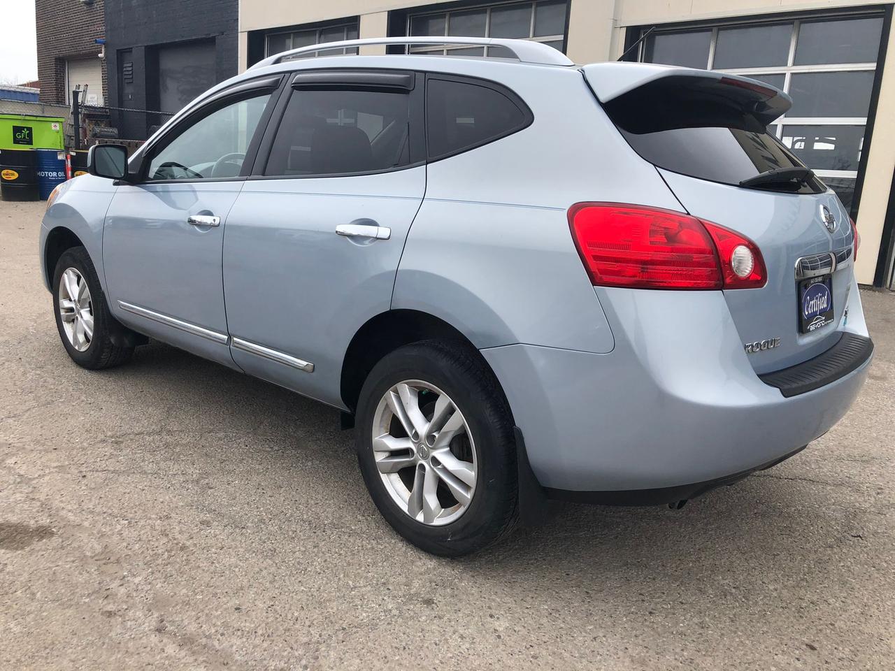 2012 Nissan Rogue SV Photo
