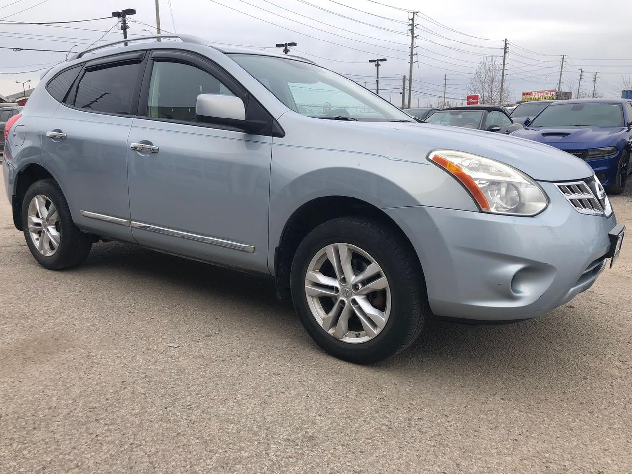 2012 Nissan Rogue SV Photo1