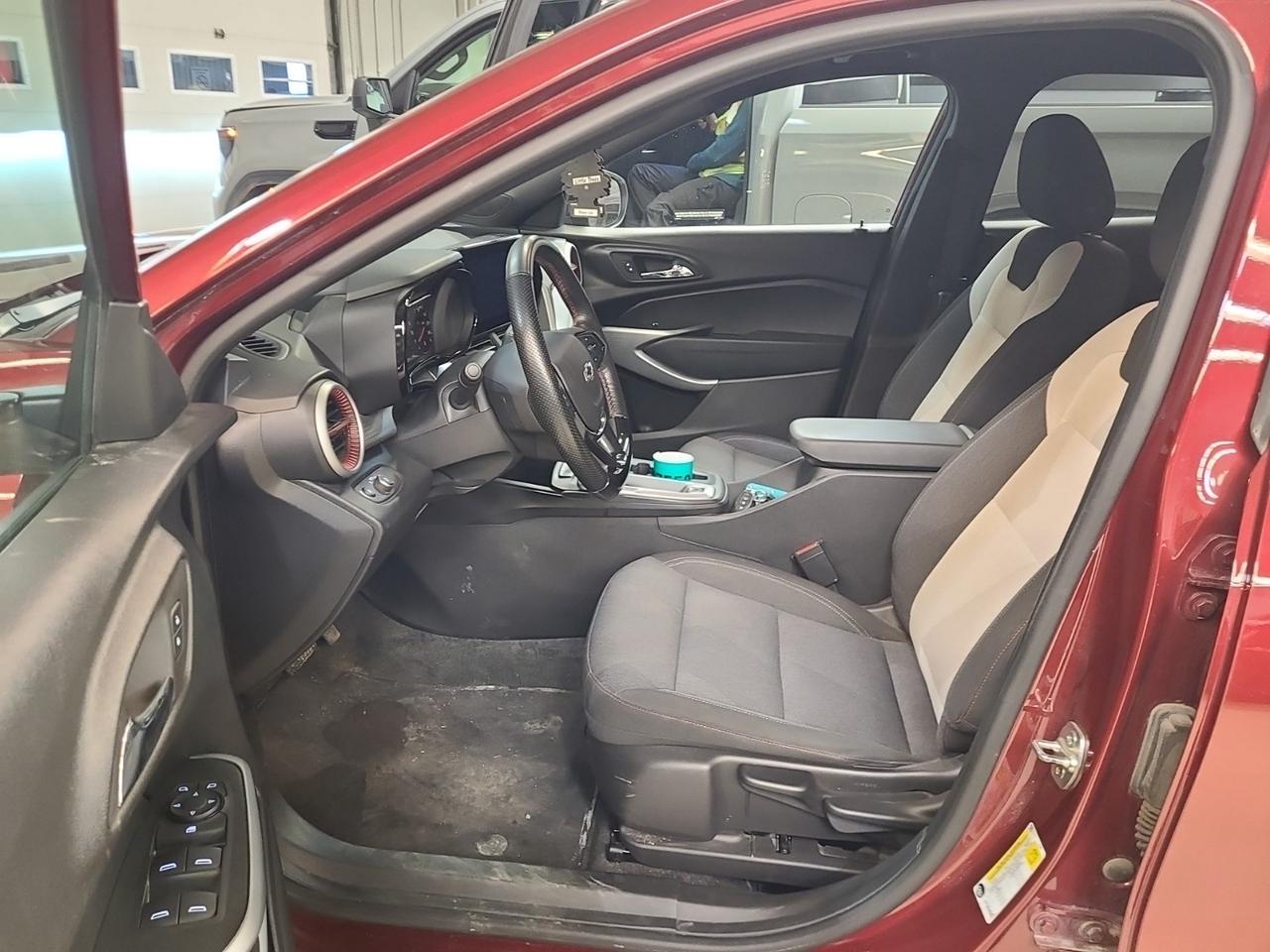 2024 Chevrolet Trax 1RS LOW KM!! SUNROOF, HEATED SEATS & STEERING WHL! Photo12