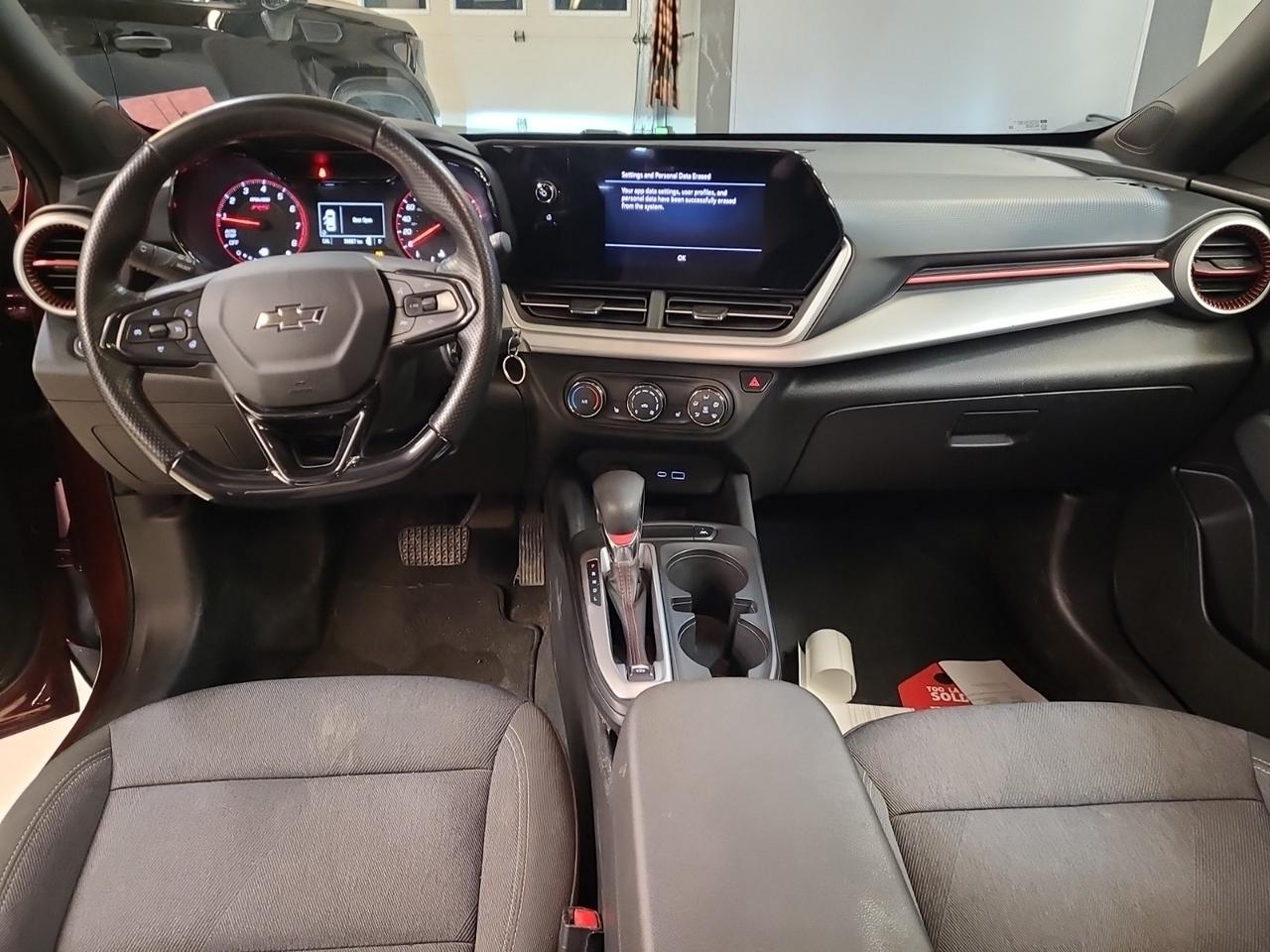 2024 Chevrolet Trax 1RS LOW KM!! SUNROOF, HEATED SEATS & STEERING WHL! Photo13